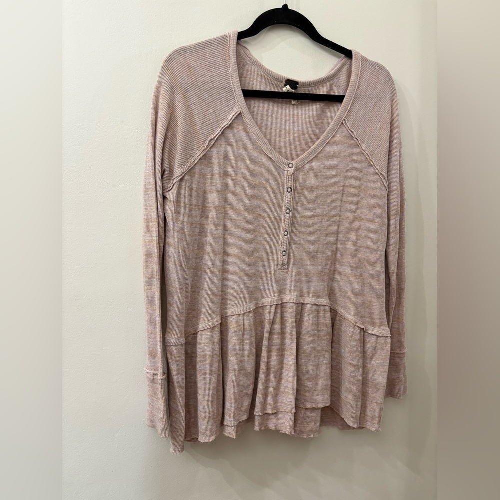 We The Free Mauve V-Neck Peplum top - small - Henley - snap detail